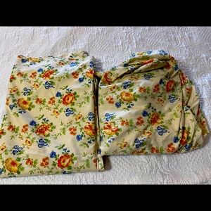 Twin size flat and fitted sheet, unbranded